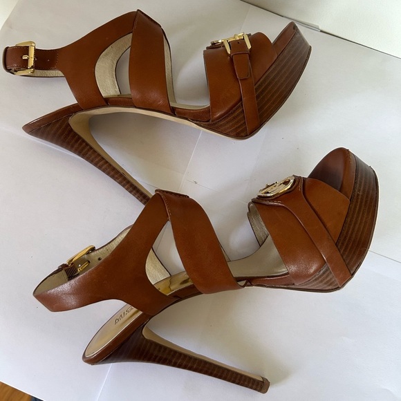 Michael Kors Candace Platform heels - Picture 6 of 14
